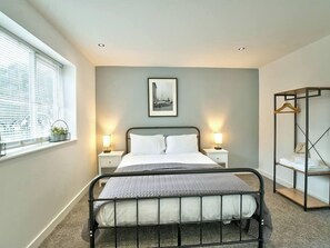 3 bedrooms, iron/ironing board, free WiFi