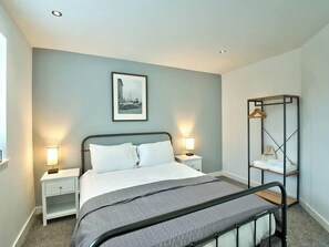 3 quartos, ferros/tábuas de passar roupa, Wi-Fi de cortesia