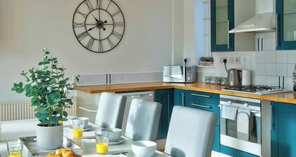 School Path Ironbridge Townhouse with Roof Terrace