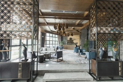 Zhedong Chuyue International Hotel