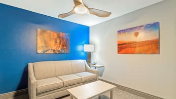 Suite, 1 King Bed, Non Smoking, Refrigerator & Microwave (with Sofabed)