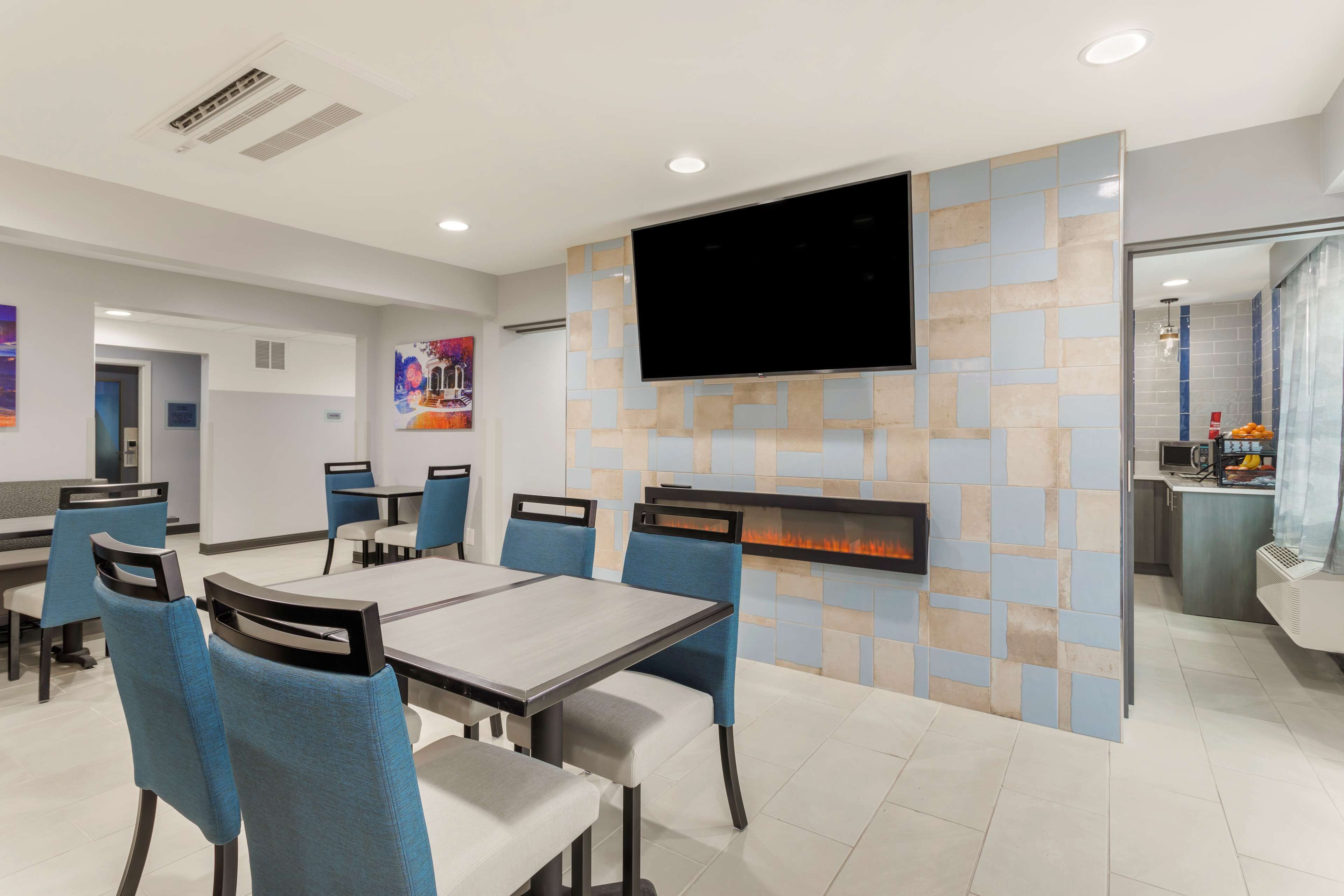 free daily on-the-go breakfast