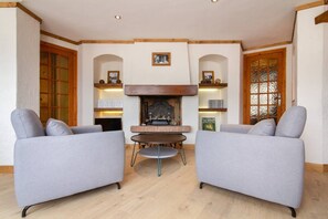 Interior - Hermitage - Authentic 2CH Apt | HomeCine | 500m Centre | 2SdB (Megève)