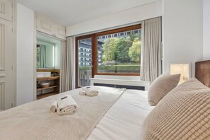 3 camere, una scrivania, ferro/asse da stiro, Wi-Fi gratuito