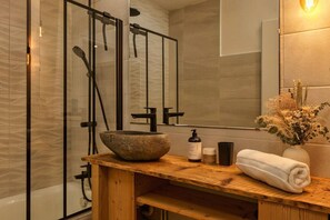 Articles de toilette (gratuits), séchoir à cheveux