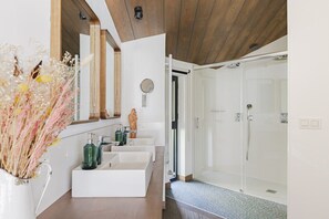 Hair dryer, towels