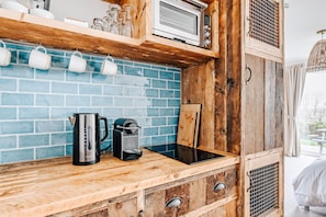 Lower Deck Studio | Private kitchen | Espresso maker, coffee/tea maker, electric kettle