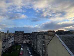 Exterior - Lovely 1-bed Apartment in Edinburgh (Edinburgh)