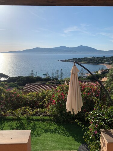 APARTMENT 72 m2 EXCEPTIONAL SEA VIEW and 10 minutes walk from the sea 