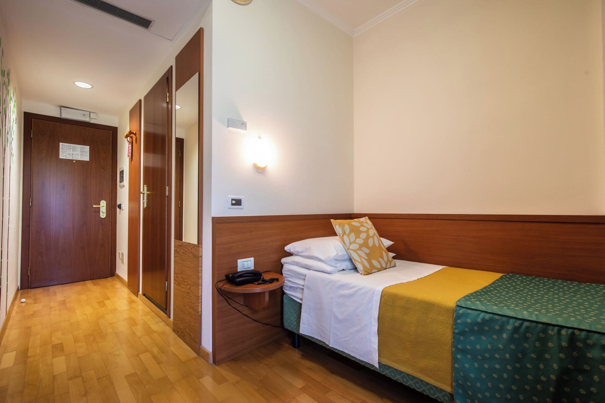 Habitación individual | Caja fuerte y wifi gratis