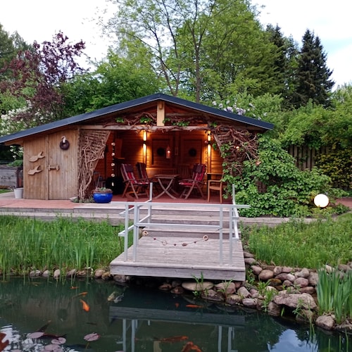 You will find a peaceful idyll and relaxation here in the Apartment-Feldsteingarten.