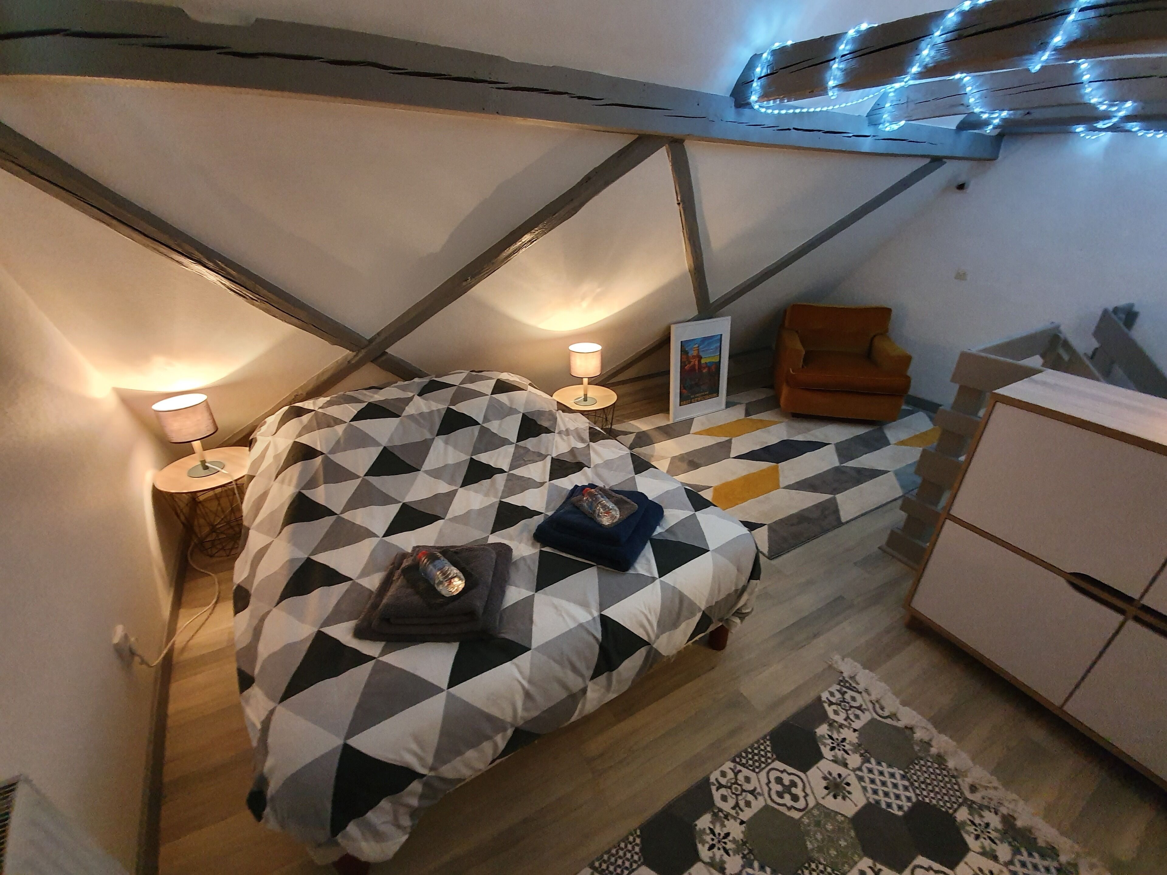 2 slaapkamers, een strijkplank/strijkijzer, reisbedje, wifi