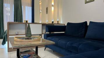 Smart TV, Netflix, table tennis, books