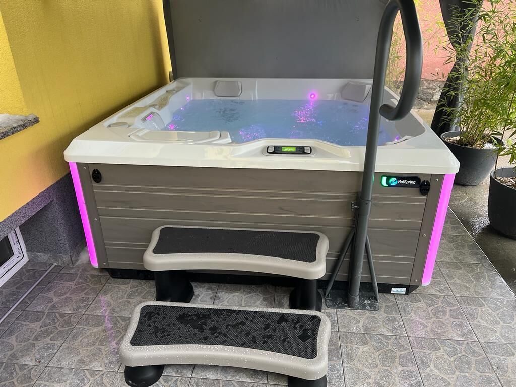 Bain à remous extérieur