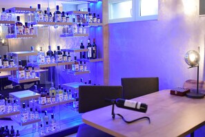 Bar (on property) - La Luna ⭐⭐⭐⭐⭐ Premium Deluxe Apartment with Pool & Jacuzzi Bikes and Parking (Našice)