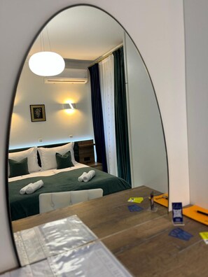 1 bedroom, in-room safe, desk, soundproofing