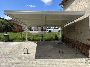 Property grounds - La Luna ⭐⭐⭐⭐⭐ Premium Deluxe Apartment with Pool & Jacuzzi Bikes and Parking (Našice)