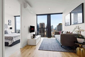 1 soverom, skrivebord for bærbar PC, strykejern/-brett og wi-fi