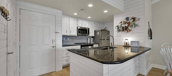 Waterfront Condo with Pool, Patio, Boat Docks & Modern Amenities | Perfect for a Peaceful Escape!