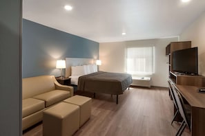 Desk, free WiFi, bed sheets - WoodSpring Suites Colorado Springs North - Air Force Academy (Colorado Springs)