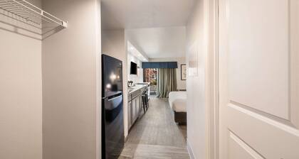 Suburban Studios Williamsburg Central