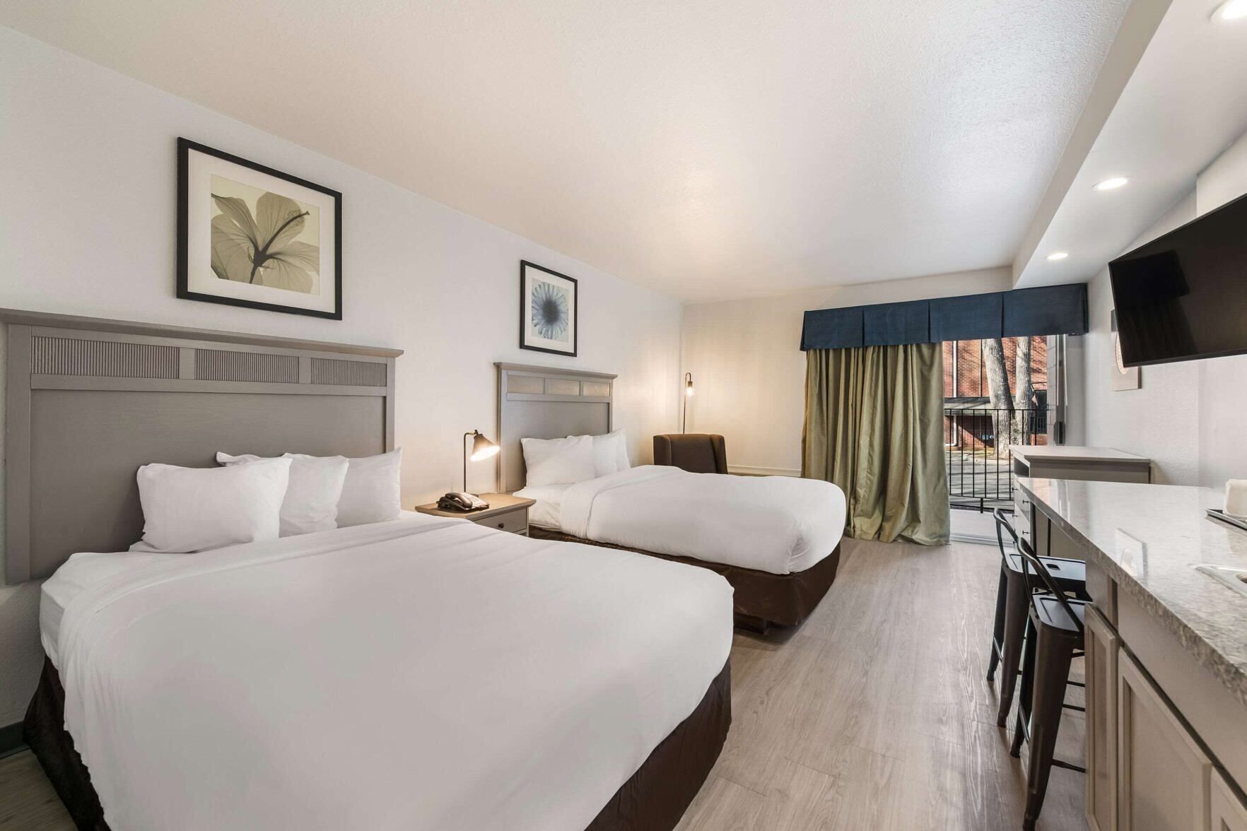 Laptop workspace, free WiFi, bed sheets