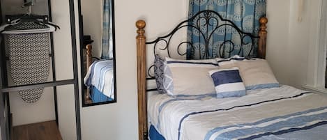 1 bedroom, iron/ironing board, free WiFi, bed sheets