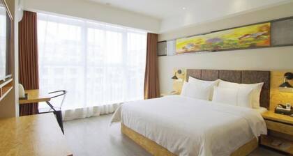 Meet Fashion Hotel (Huidong OCT Store)