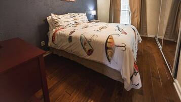 2 bedrooms, desk, iron/ironing board, free WiFi