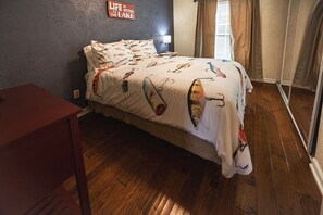 2 bedrooms, desk, iron/ironing board, free WiFi