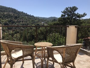 Terrace/patio - Despina studios and rooms (Ikaria)