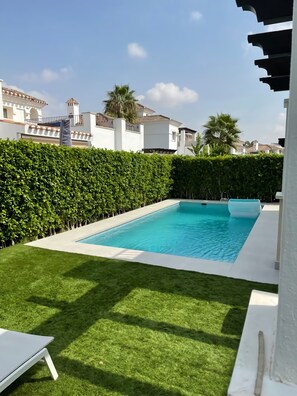 Alberca al aire libre 
