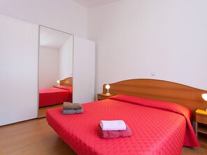2 quartos, Wi-Fi de cortesia, roupa de cama