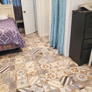 1 bedroom, iron/ironing board, travel cot, free WiFi