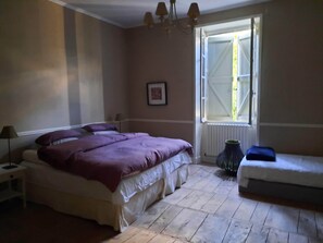 5 bedrooms, iron/ironing board, travel cot, WiFi