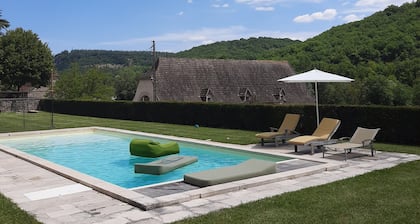 Large vacation home in the Lot in the heart of the Quercy regional park