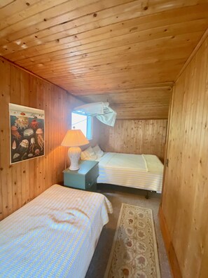 4 bedrooms, WiFi, bed sheets