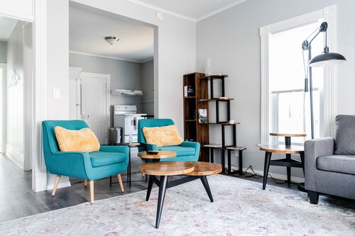 Blocks from River & DT Missoula! University apt now offering mid-term rentals!