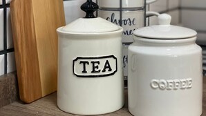Kaffetrakter/tekoker, kjøleskap, ovn og kokeplater