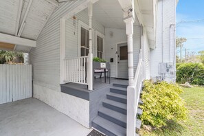 Terrace/patio - Private historic district apt with pool-suite A (Ocala)