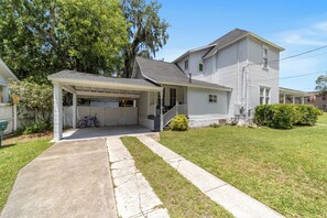 Exterior - Private historic district apt with pool-suite A (Ocala)
