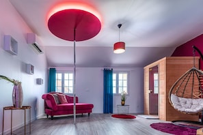 TV - Suite L'échappée - Romantic home - Private SPA (PEZARCHES)