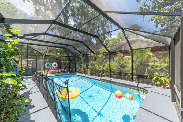 Outdoor pool - Private historic district apt with pool-suite B (Ocala)