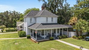 Exterior - Private historic district apt with pool-suite B (Ocala)