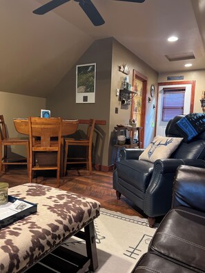 Smart TV, DVD player - Private Cabin In The Woods (Whitefish)