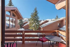 Outdoor dining - Mid Mountain Deer Valley - The Ridge at Silver Lake (Park City)