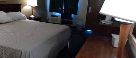 Chambre simple Standard | AccĂšs au Wi-Fi (inclus), literie fournie, accessible en fauteuil roulant