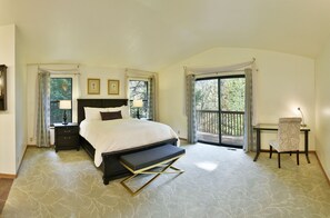 3 bedrooms, desk, iron/ironing board, WiFi