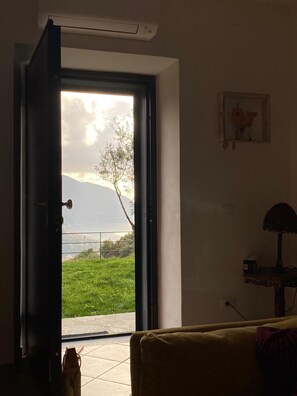4 bedrooms, iron/ironing board, travel cot, free WiFi