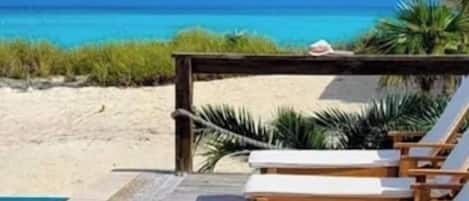 Alberca al aire libre y alberca climatizada